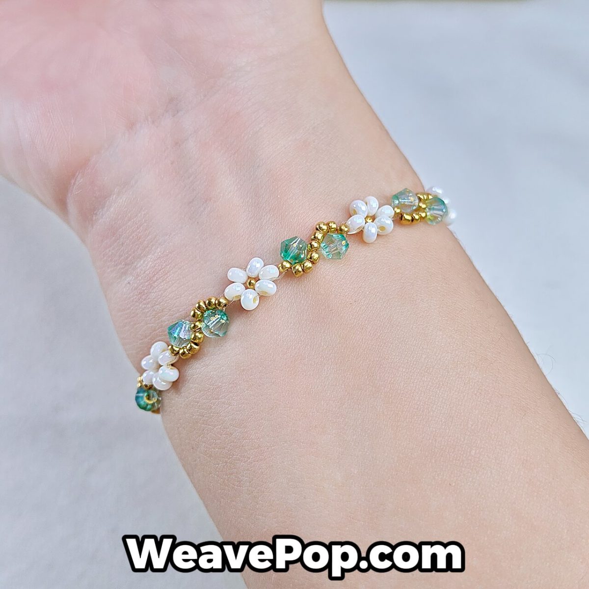 daisy seed bead bracelet on wrist – bead bracelet kit B001