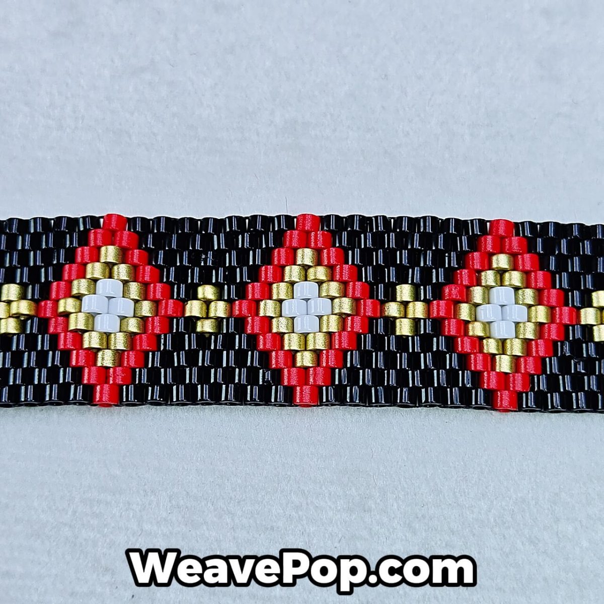 close-up of diamond seed bead pattern with vintage beads – B041 bracelet detail