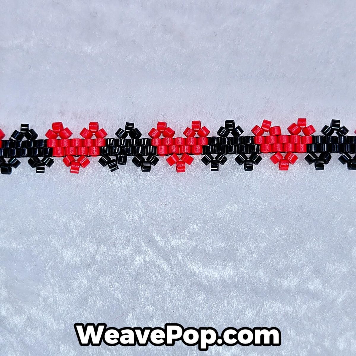 seed bead heart bracelet kit B046 – red and black beadwork detail
