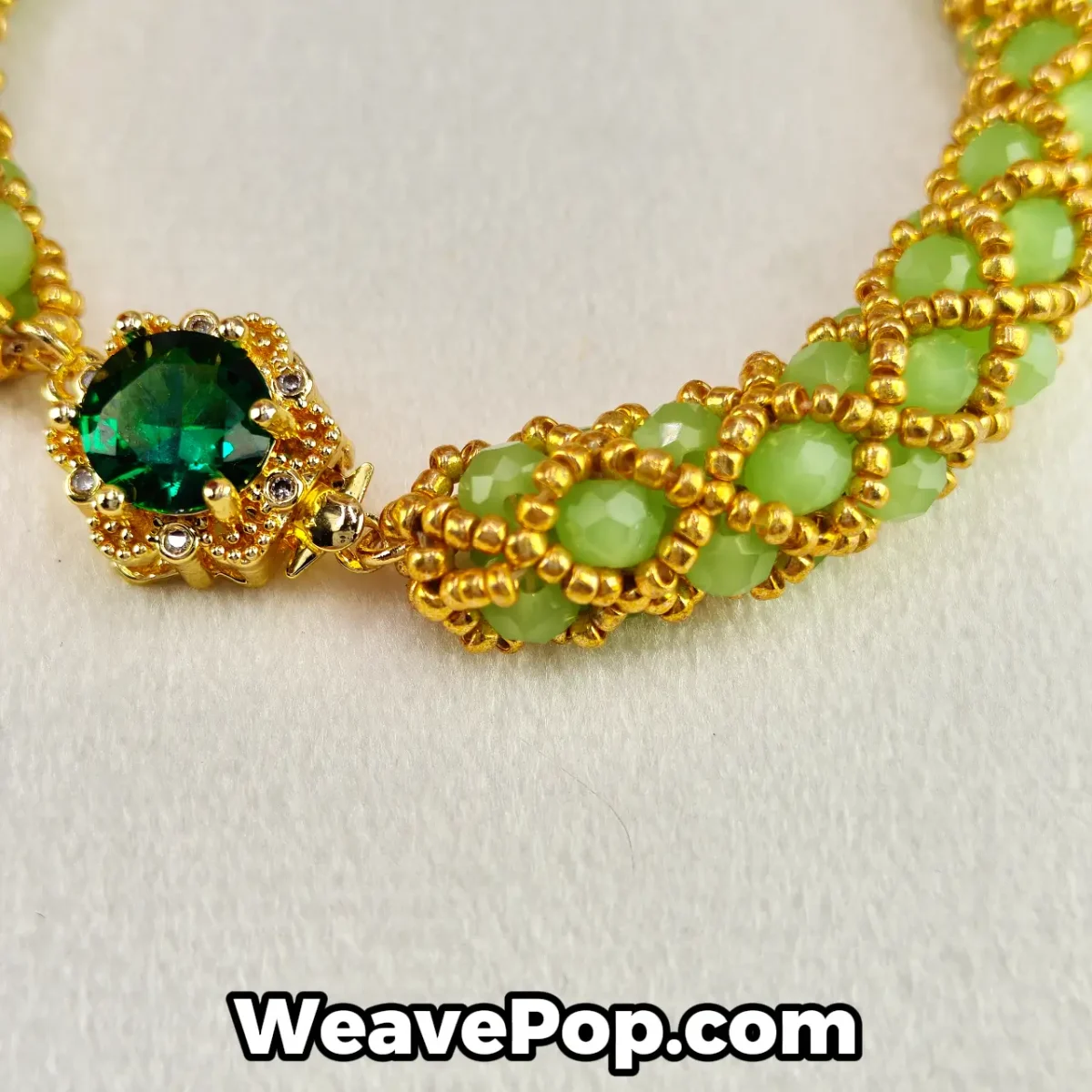 Woven bead bracelet kit B038 – detailed beadwork close-up