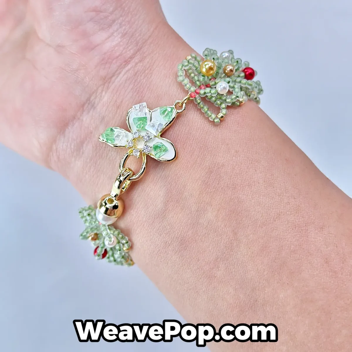 DIY bead bracelet in green pearl and seed bead style on wrist B052