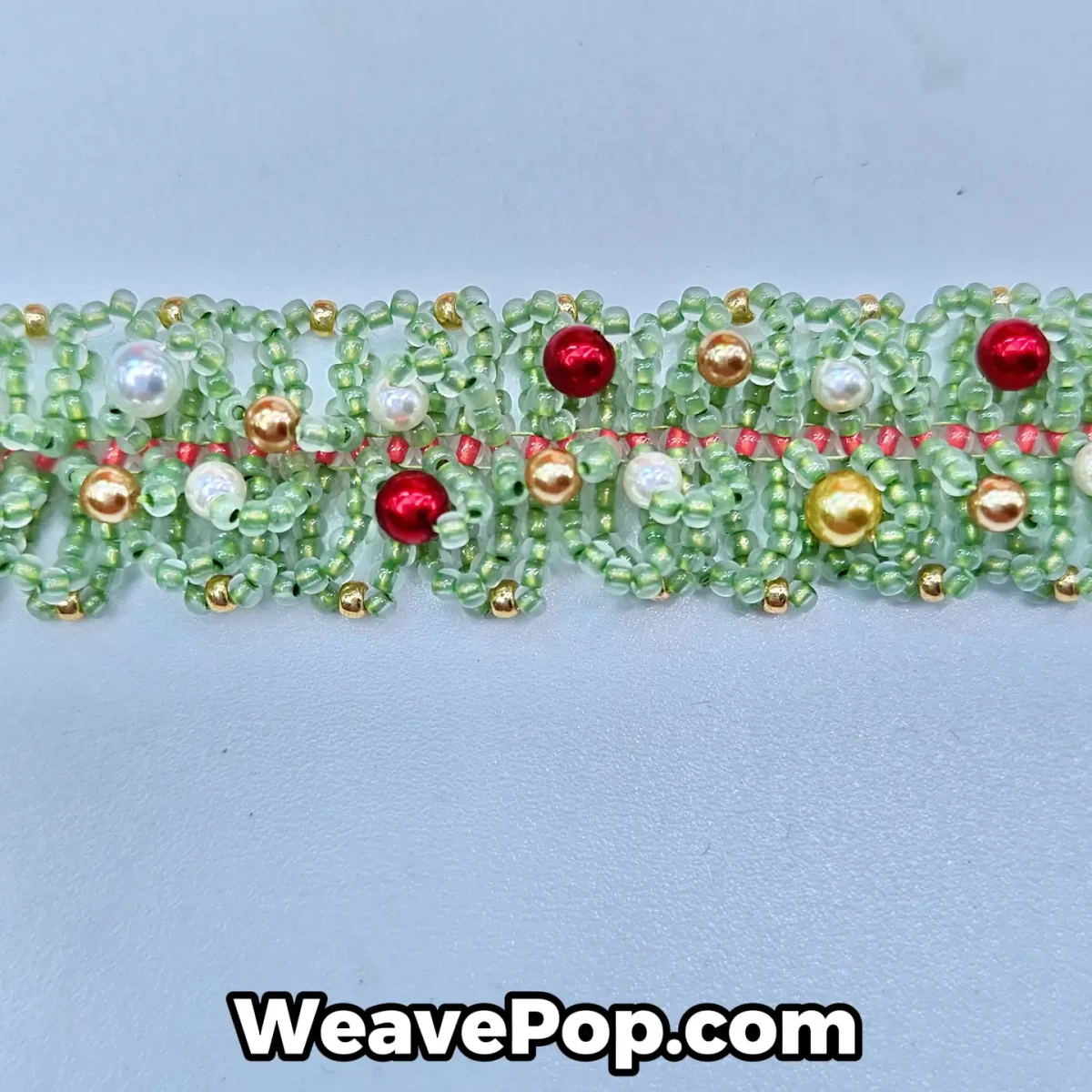 close-up bead bracelet kit B052 pearl and seed bead details