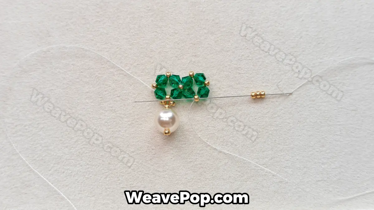 Step 16 of this seed bead necklace beading pattern - Adding gold connector beads