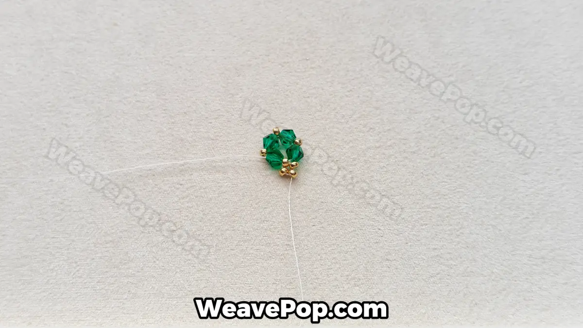 Step 8 of this seed bead necklace beading pattern - Positioning thread